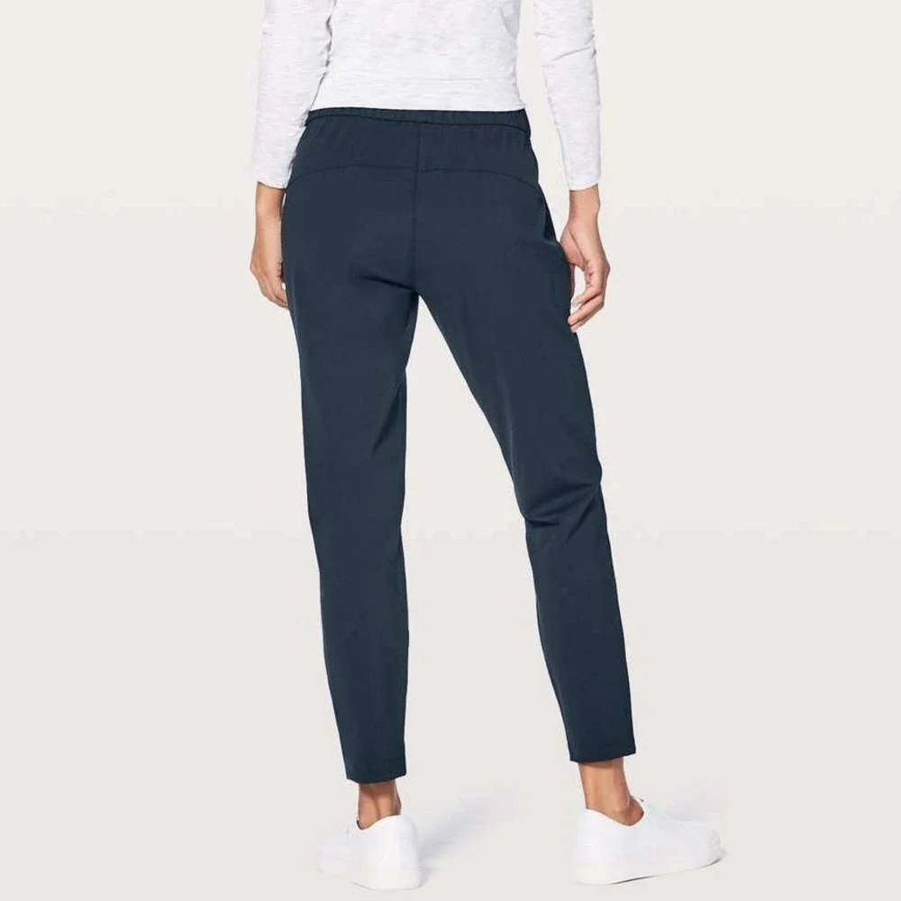 Lululemon On The Fly Pants‎ 28